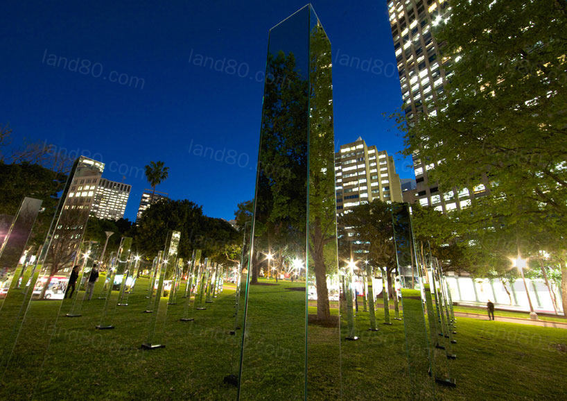 field-mirror-maze-at-sydneys-hyde-park-designboom-02.jpg