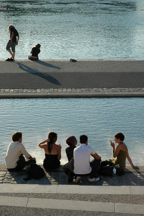 Rhone River Banks 河岸城市滨水景观规划设计_05_jel13ka0i2addmfr.jpg