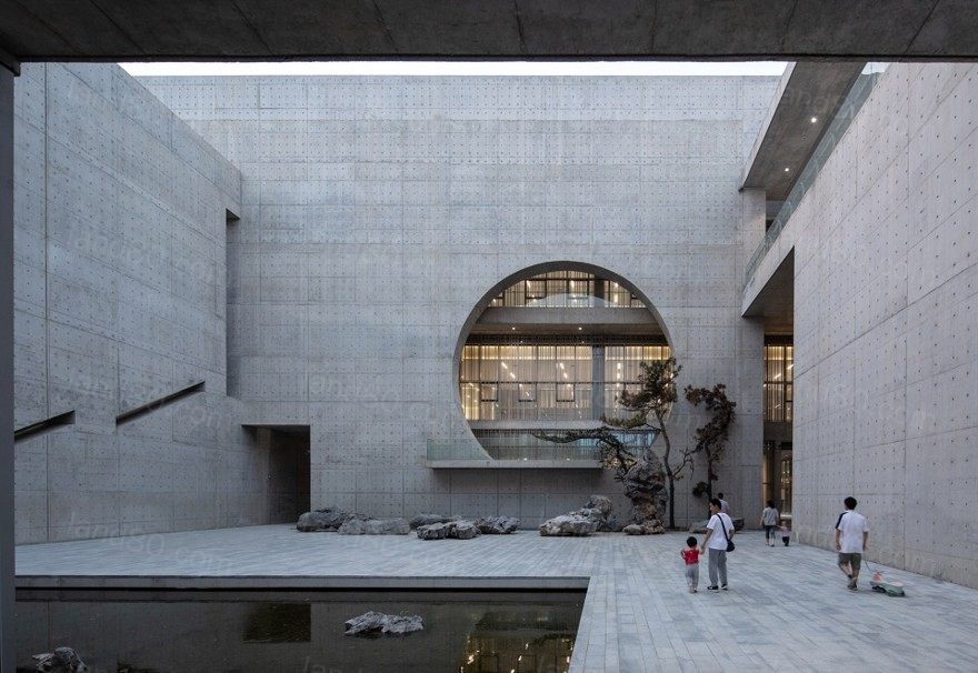 013-shou-county-culture-and-art-center-china-by-studio-zhu-pei-960x661.jpg